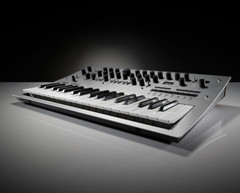 KORG Minilogue Polyphonic Analog Synthesizer Multi-engine 37-keys Sequencer JP