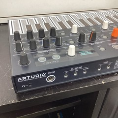 ARTURIA MICROFREAK Hybrid Keyboard Synthesizer – 25 KEYS EXCELLENT CONDITION
