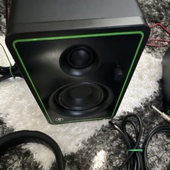 Focusrite Scarlett 2i2 USB-C Interface, Mackie CR4-X, LYX PRO Headphones