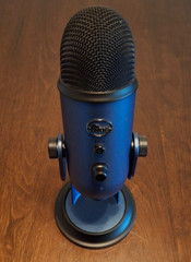 Blue Yeti Professional Multi-Pattern USB Condenser Microphone – Midnight Blue…