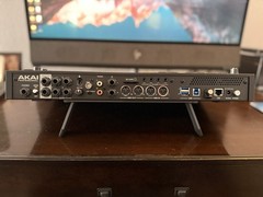 Akai MPC live 2