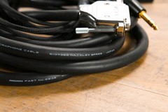 Mogami 2932 DB25 Male to (8) 1/4″ TRS Male Breakout Cable – 15′ CG011PK