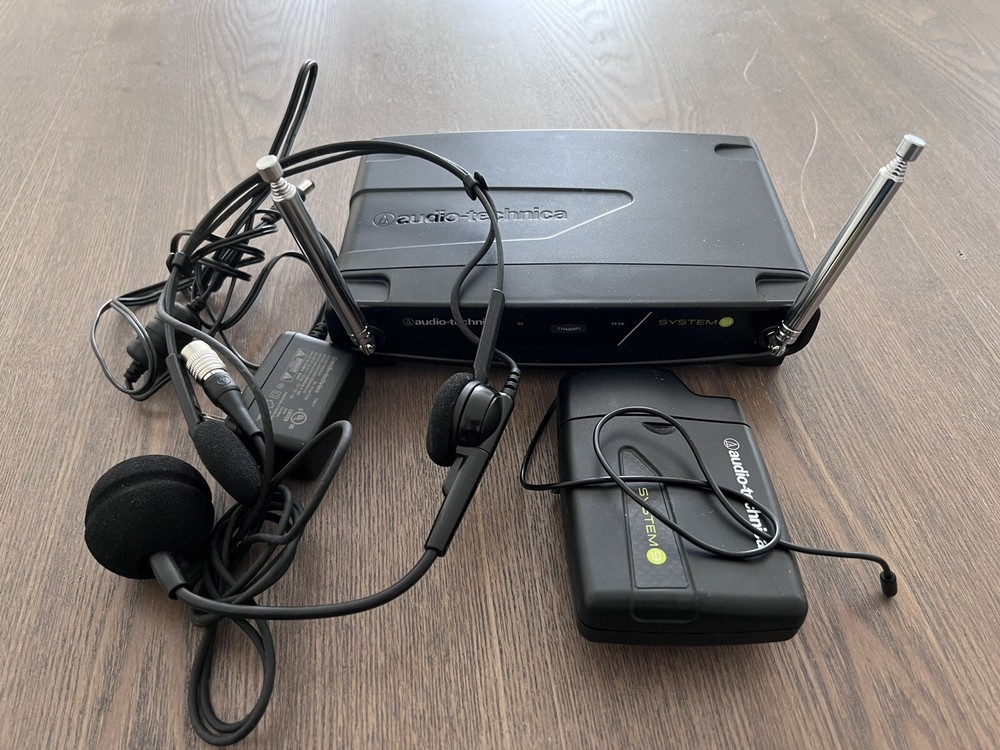 Audio Technica Wireless Microphone – System 9 – Model ATW-R900a – EXCELLENT