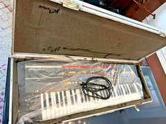 Roland Juno-106 Six-Voice Polyphonic Synth with Hard Case