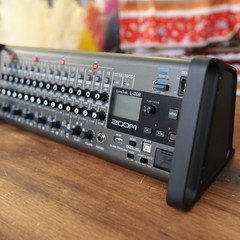 Zoom LiveTrak L-20R Rackmount Digital Mixer Recorder 20ch 22Input L20R