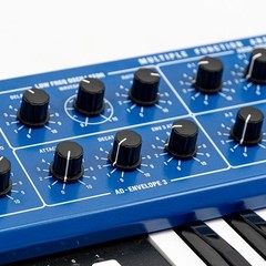 Behringer Wave Hybrid Wavetable Synthesizer – 49-Key Analog Hybrid Synth