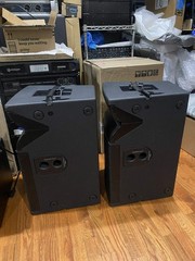 2x VRX932LA-1 12 inch Two-Way Line Array Loudspeaker System [PAIR]