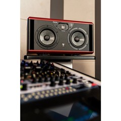 Focal Twin6 ST6 6.5″ 2.5Way Powered Studio Monitor (Each) 197881419103 RF