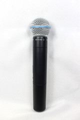 Shure Beta 58A SLX2 Wireless Microphone (DOES NOT POWER) -FOR SPARE PARTS/REPAIR