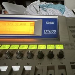 Korg D1600 Digital Recording Studio Multitrack Recorder Console/Tabletop