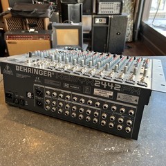 Behringer Xenyx2442FX Premium 24 input 4/2 bus Mixer