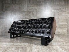 L40º Universal Stand for Behringer Modules & Moog 60-104 HP Eurorack Case -BLACK