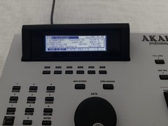 AKAI MPC 2000 XL- MCD – EB16 EFFECTS – 8 OUTPUTS – 32 MB RAM Fully Refurbished