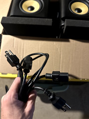 KRK ROKIT 5 G4 5″ 2-Way Active Studio Monitors w/ Isolation Pad & Cables (Pair)