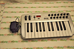 M‐Audio Ozone MIDI Keyboard Audio MIDI Controller with Power Supply