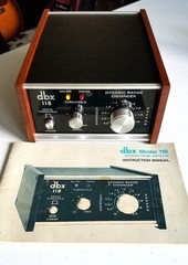 Classic DBX 118 Dynamic Range Enhancer & Manual, in mighty-fine condition