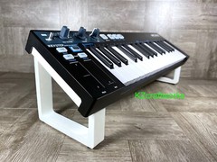 Stand for Arturia KEYSTEP 32 Controller – WHITE – Angled & Raised – US Seller