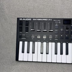 M-Audio Oxygen Pro Mini 32-Key USB MIDI Controller Keyboard w/ Cable Tested