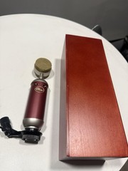 Blue Microphones Spark SL Large Studio Condenser Microphone – Red