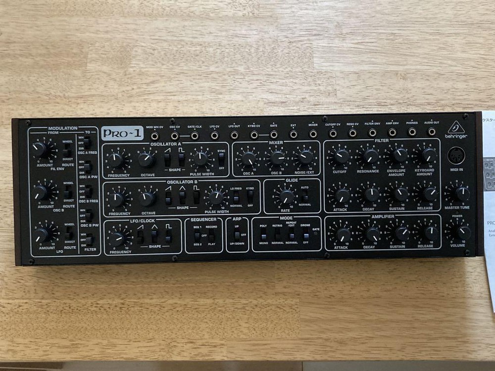 Behringer Analog Synthesizer PRO-1 16 voice polychain