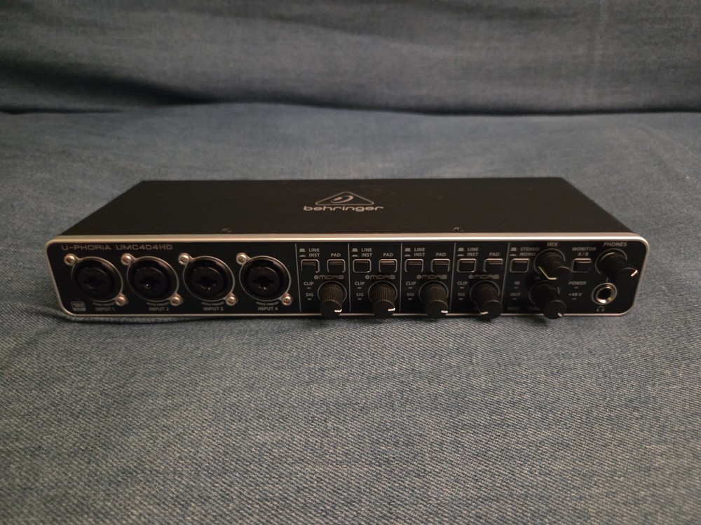 Behringer U-PHORIA UMC404HD – USB 2.0 Audio/MIDI Interface