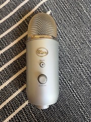 Blue Yeti USB Microphone – Platinum