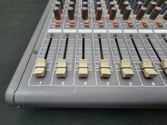 ELECTRO VOICE M2 16-CHANNEL AUDIO MIXING CONSOLE 120V 60Hz DJ MUSIC EQUIPMENT