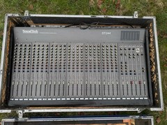 SoundTech ST244 ProfessionalMixing Console with box