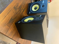 KRK RP-8 Rokit 2-Way 8″ Active Studio Monitors (Pair) (original cables included)