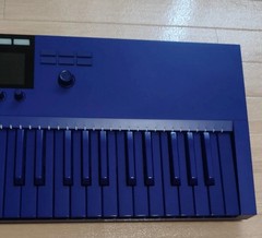KOMPLETE KONTROL S49 MK2 PURPLE LIMITED EDITION