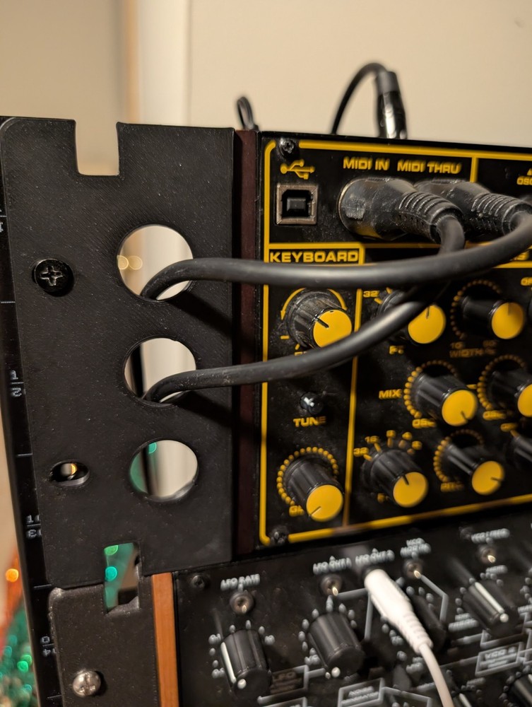 19in Rack Ears for 70HP (Behringer Model D, Wasp Deluxe, Cat)