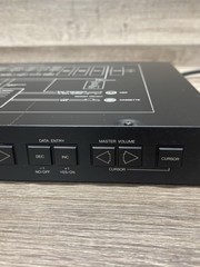 Yamaha TX81Z FM Tone Generator MIDI Synthesizer Rack Mount 8W AC 100V