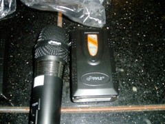 partial PYLE PDWM8700 Wireless Microphone System no main unit non tested