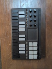 Korg nanoKEY Studio Bluetooth and USB MIDI Keyboard Controller Black Very good