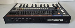 Roland Boutique JU-06A Synthesizer and K-25m Keyboard