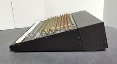 Mackie CR1604-VLZ 16-Channel 4-Bus 3-Band EQ Phantom Power Analog Mixing Console