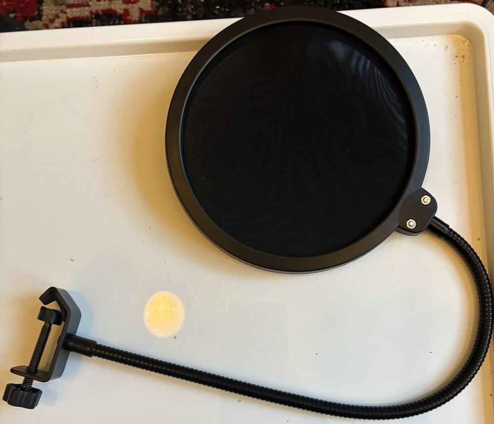 Pop Filter And Adjustable Mic Stand (X002FCYND7)- NEW