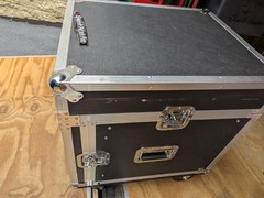 Rolling anvil style mixer road case