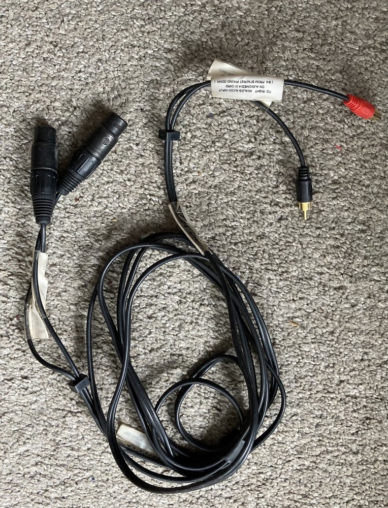 Avid Stereo Output Cable, XLR 3 Female to RCA Phono Male – Discontinued, Used