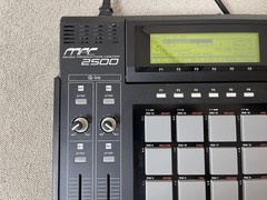AKAI Professional MPC2500 Music Production Center 128MB RAM Sampler Sequencer