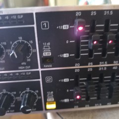 Behringer Ultra-Graph Pro GEQ3102 Ultra-Musical 31-Band Graphic Equalizer READ