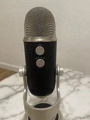 Blue Yeti USB Microphone – Silver