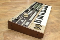 KORG microKORG 37-Key Synthesizer Vocoder Analog Modeling w/ AC Adapter Mic