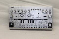Behringer TD-3-BB Analog Bass Line Desktop Synthesizer w/ Sequencer, USB, RS