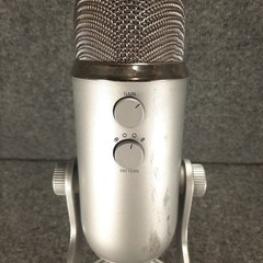 Blue Yeti USB Microphone Silver Condenser Mic USB Cable Cable Podcasting Stream