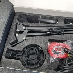 Hayner-Seek HS-AP203-2 Black Podcast Equipment Bundle For 2