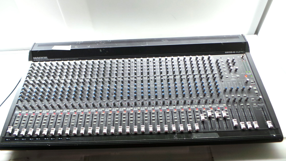 Mackie SR32.4-VLZ PRO SR Series 32.4.2 4-Bus Mixing Console – Fair Condition