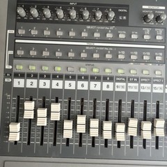 Roland VS-1680 Digital Studio Workstation Recorder 24-bit Phantom Power MIDI Out