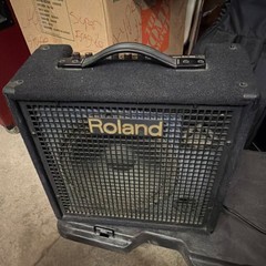 Roland KC-100 60W Instrument Amplifier, 4-Channel, XLR/1/4″ Inputs, Black