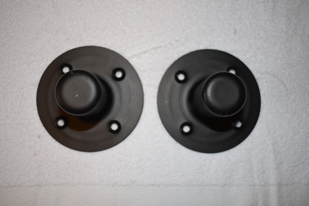 Pair Steel Speaker Pole Mounting Socket Cup Top Hat, 1-1/2″ Tripod Pole Dia.